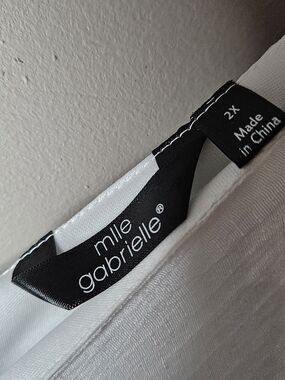 Mile Gabrielle White Dress - 2X Ptp 25"